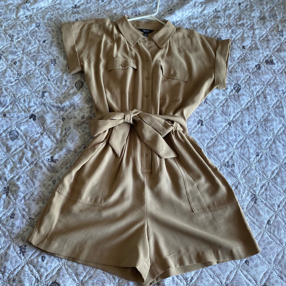 Women's Simply Vera Vera Wang Belted Utility Romper - NWT- Size M